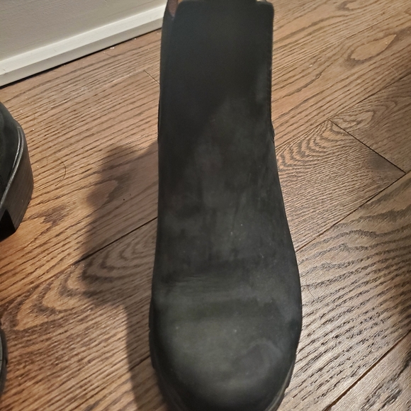 Women's Suede Blundstones with heel 6.5 - Picture 4 of 7